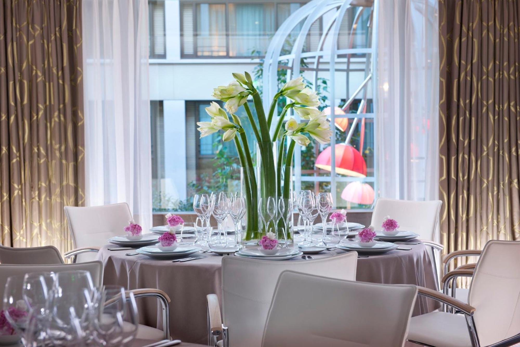 Mandarin Oriental, Paris Hotel Exterior photo